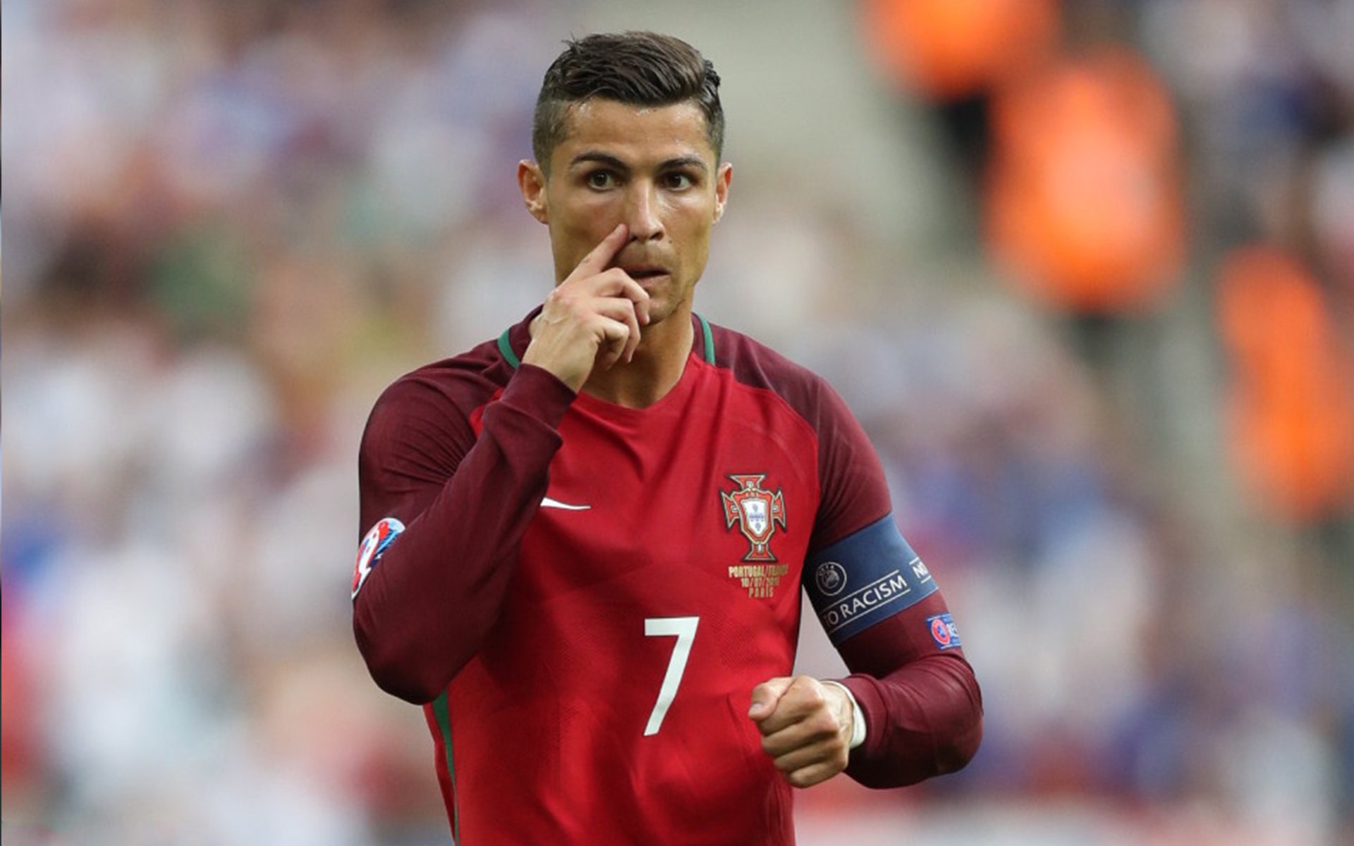 世界杯：心理咨询平台开设“球迷情绪热线” 帮助疏导输球后的郁闷